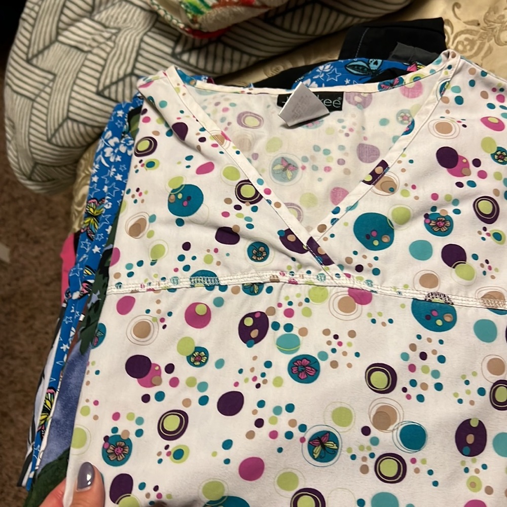 Scrub top - Picture 5 of 16